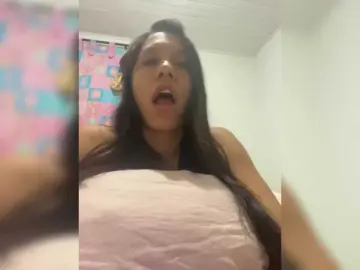 Paula1045  live sex cam