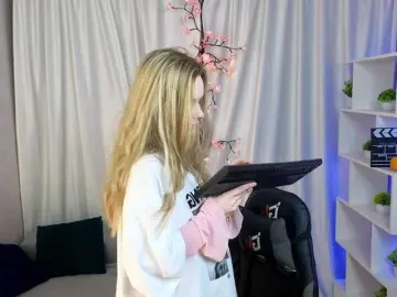 SugarNyaa  live sex cam