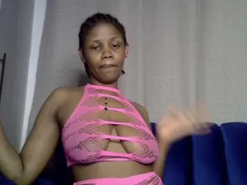 Sexxyylips  live sex cam