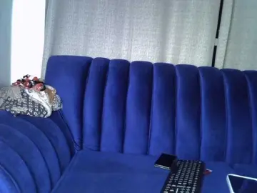 Sexxyylips  live sex cam