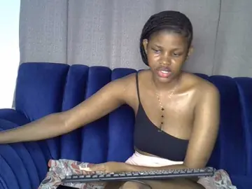 Sexxyylips  live sex cam