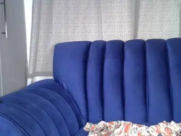Sexxyylips  live sex cam