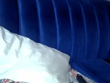 Sexxyylips  live sex cam