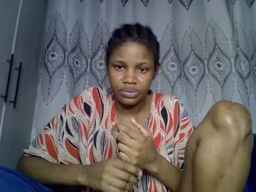 Sexxyylips  live sex cam