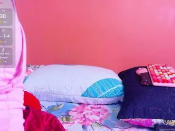 Friendsmom  live sex cam