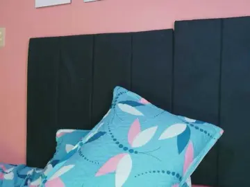 Friendsmom  live sex cam