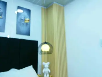 Friendsmom  live sex cam