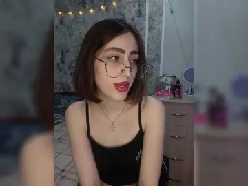 Kiska-kira  live sex cam