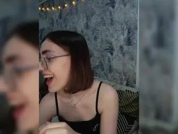 Kiska-kira  live sex cam