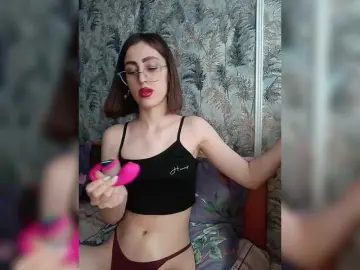 Kiska-kira  live sex cam