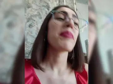Kiska-kira  live sex cam
