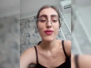 Kiska-kira  live sex cam