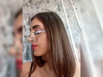 Kiska-kira  live sex cam
