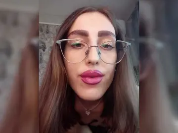 Kiska-kira  live sex cam