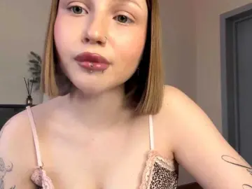 CharissaKeogan  live sex cam