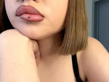 CharissaKeogan  live sex cam