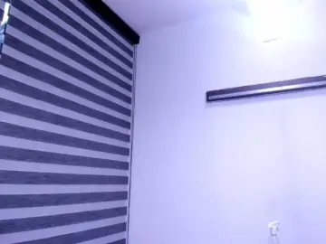 LeilaSmith  live sex cam
