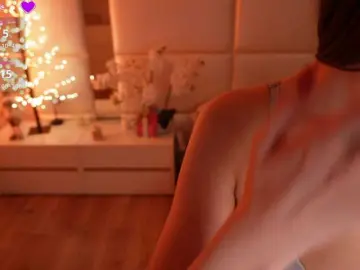 LilyColins  live sex cam