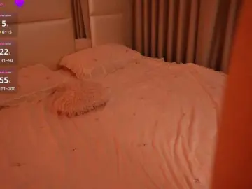 LilyColins  live sex cam