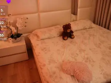 LilyColins  live sex cam