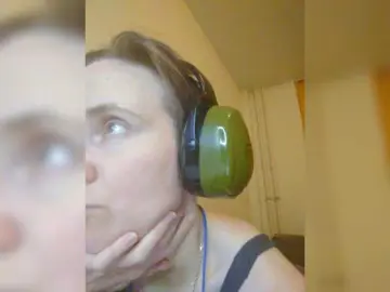 MagrettaXX  live sex cam