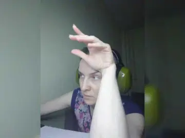 MagrettaXX  live sex cam