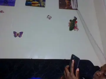 Roshan25  live sex cam