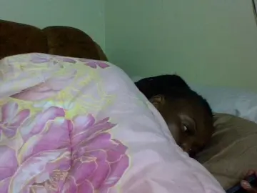 Roshan25  live sex cam