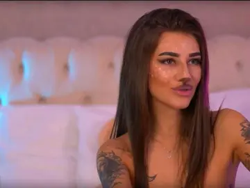 AlessiaHart  live sex cam