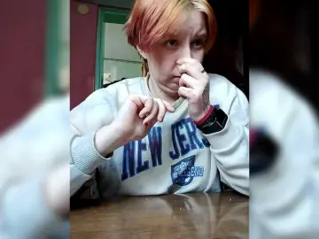 Anna-sexs2  live sex cam