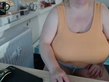 Bessy123  live sex cam