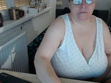 Bessy123  live sex cam