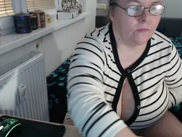 Bessy123  live sex cam