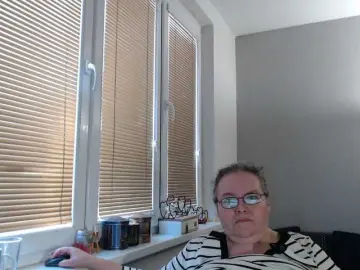 Bessy123  live sex cam