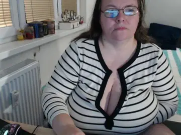 Bessy123  live sex cam