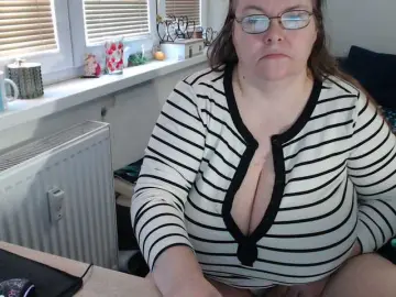 Bessy123  live sex cam