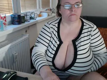 Bessy123  live sex cam