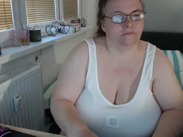 Bessy123  live sex cam