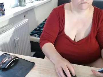 Bessy123  live sex cam