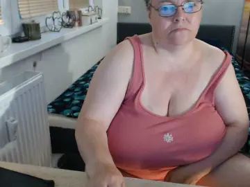 Bessy123  live sex cam
