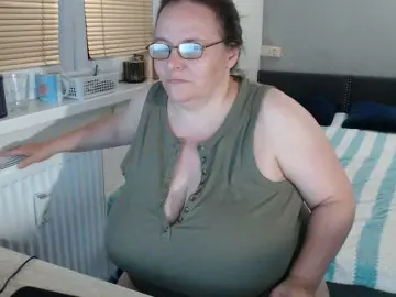 Bessy123  live sex cam
