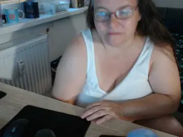 Bessy123  live sex cam