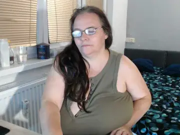 Bessy123  live sex cam