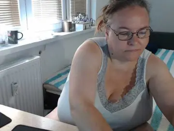 Bessy123  live sex cam