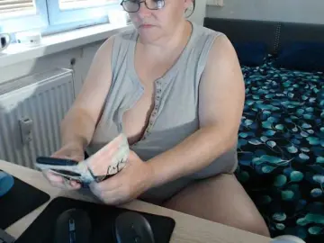 Bessy123  live sex cam