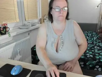 Bessy123  live sex cam