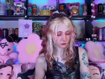 Devil-Baby  live sex cam