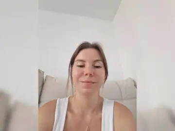 Injecta35  live sex cam