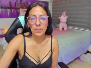 Alma-blue  live sex cam