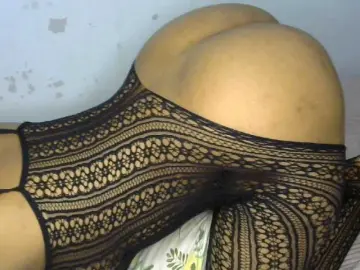 Bootylesious  live sex cam